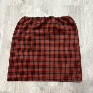 Forever 21 Red Plaid Fitted Skirt with a Low Cut
